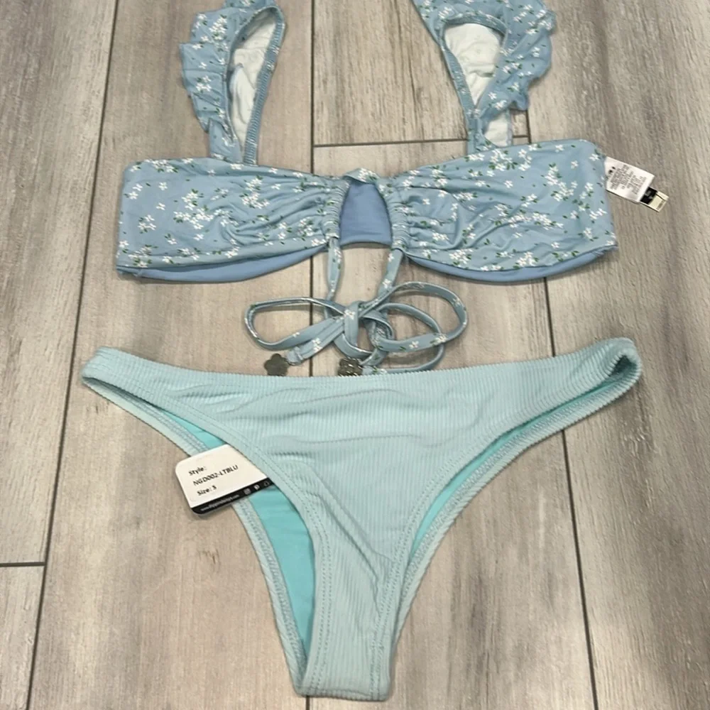 Dippin' Daisy's 2 piece bikini set in blue size small